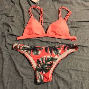 NEW WITH TAGS xs Zaful bathing suit bikini NWT